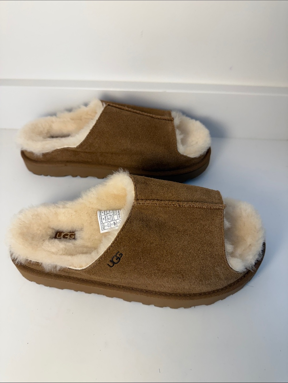 UGG Greenport Brown & Cream Shearling-Lined Slides - Size 7 - Picture 3 of 9
